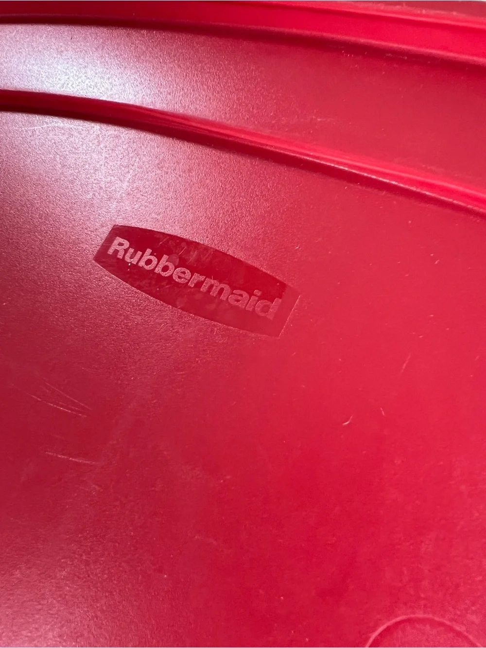 Rubbermaid Easy Find Lid Container 1.5 Gallon 24 Cup Red Freezer Safe 7J73